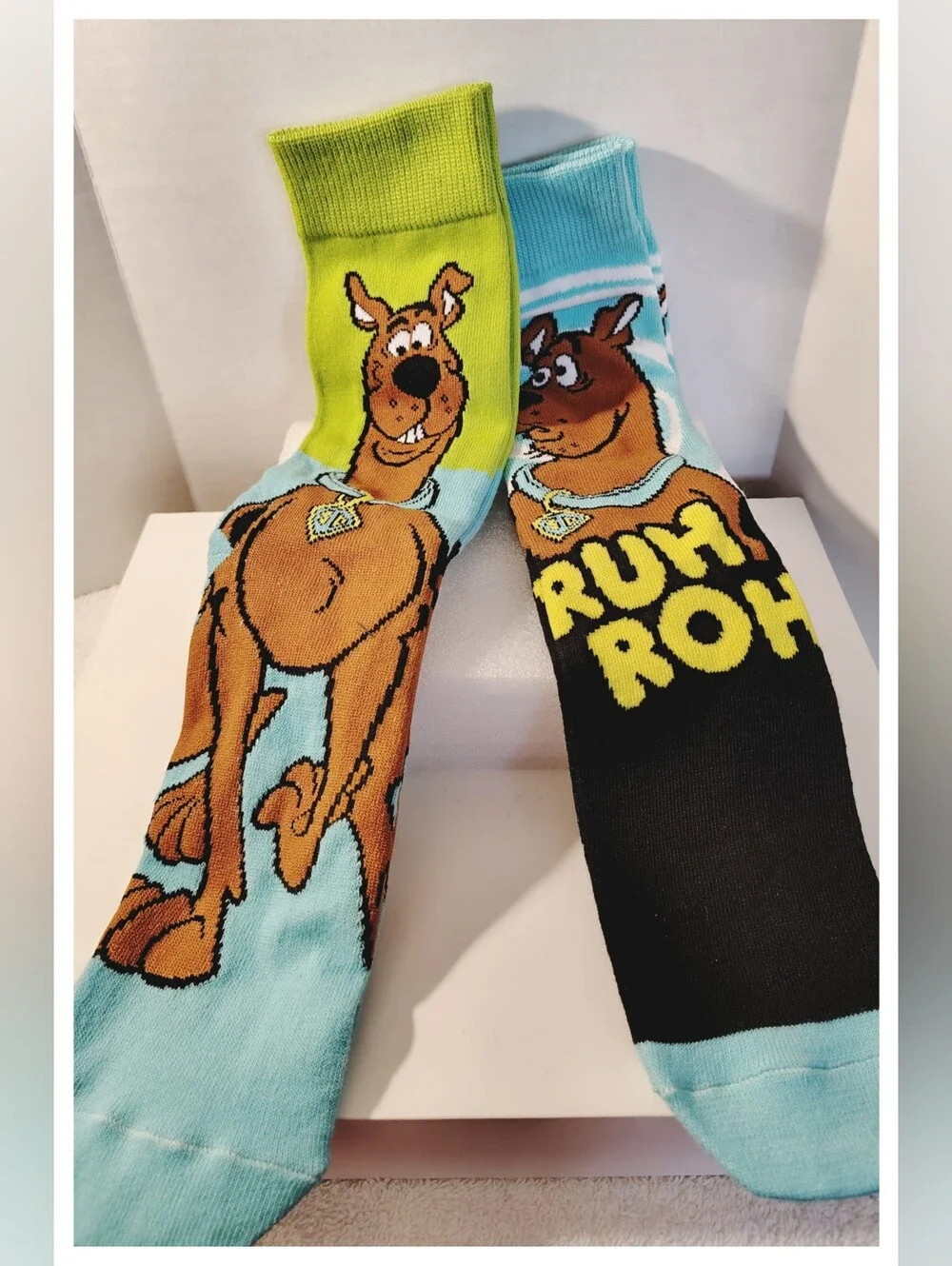 'SCOOBY-DOO' 4-Pair of Novelty Crew Socks - Fits Shoe Size 8-12  *NEW*